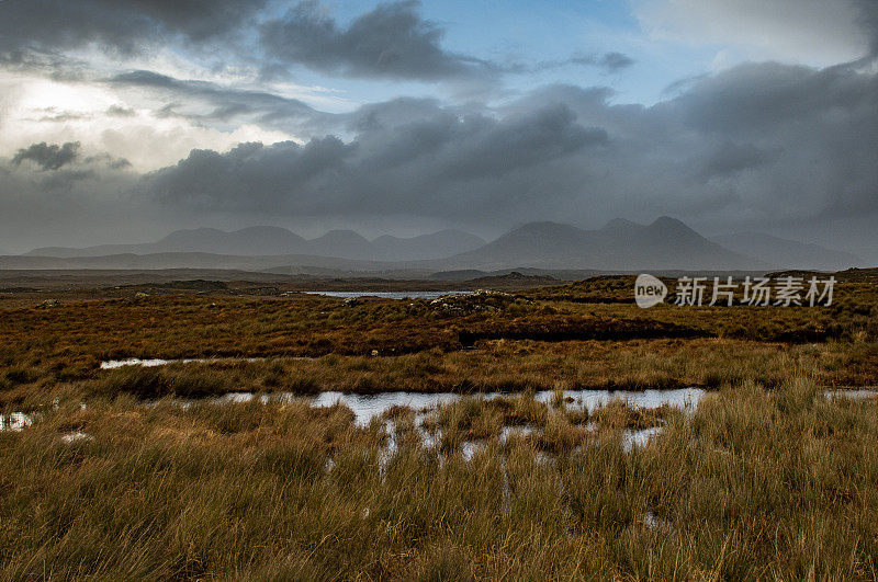 Wild Atlantic Way, Connemara, co. Galway。